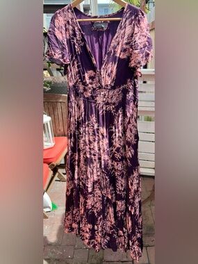 Anthropologie Somerset Plum Maxi Dress with Pink Botanical Motif